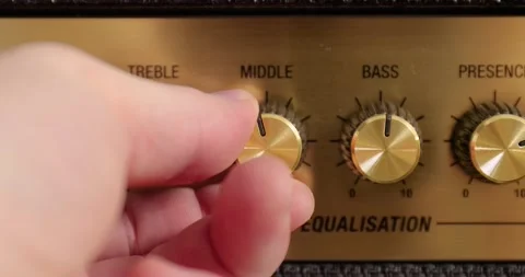 Guitar amplifier tone equalizer knobs 库存影片 167191170