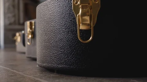 Guitar case gets closed - 4k- Video stock 112605927