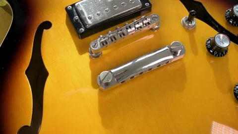 Guitar strings 01 動画素材 136500613