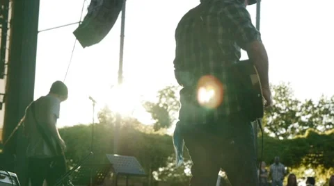 Guitar into the sun Vídeo Stock 8683741