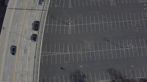 The Gulch - Landing Descending While Panning Up Bridge Road Vídeo Stock 85576089