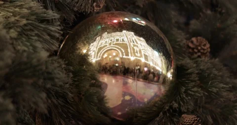 GUM's reflection on Christmas tree Vídeo Stock 120652523