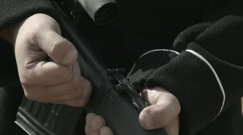 The gun breech. Vídeo Stock 68614333