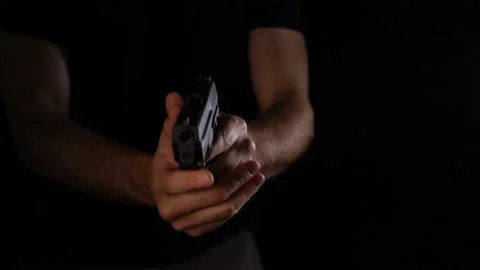 Gun draw Stock-Footage 197011258