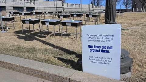 Gun violence display on the grounds of the capitol in Minnesota Видео 330376802