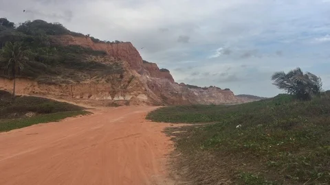 Gunga cliffs bordering the sea in Alagoas, Brazil 库存影片 128998143