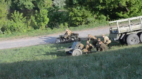 Guns for battle Video stock 23195945