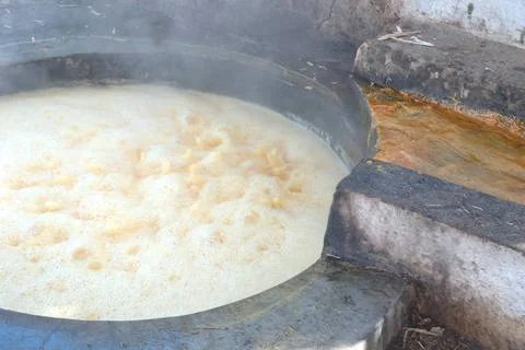 Gur jaggery making in different steps, Mehangwa, Narsimhapur, Jabalpur, Ma... Stock Photos