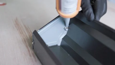 Gutter Series 08 - Applying Silicone Sealant To Gutter Inside Видео 343245858
