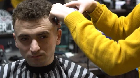The guy from the barbershop 库存影片 127699641