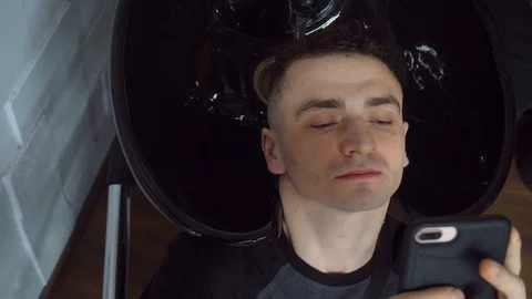 The guy from the barbershop Vidéo 127704324