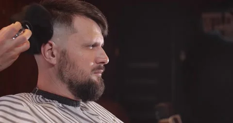 Guy in barbershop 動画素材 163419486