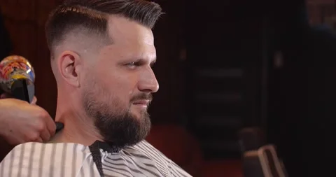 Guy in barbershop Video stock 163419778
