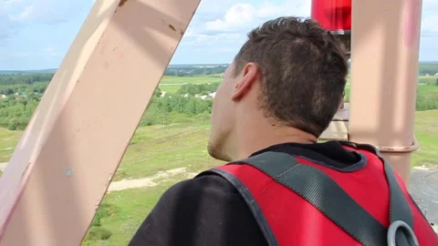 A guy with a cheerful mood is preparing to jump 動画素材 130740985