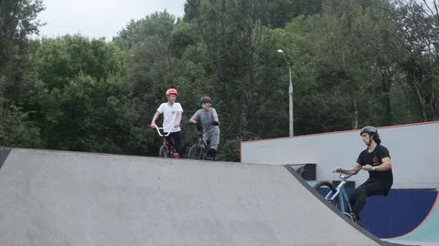 Guy on the cycle performs tricks in competitions Video stock 103219368