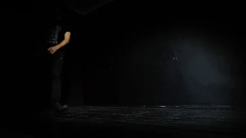 Guy dances breakdance the solo performance of the dancer in the hall Video stock 82585161