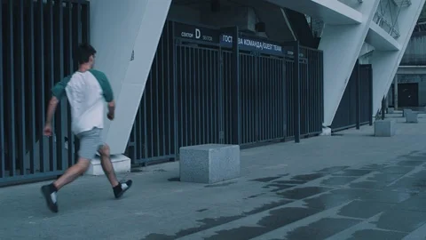 The guy is engaged in parkour Stock Footage 117546622