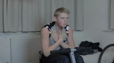 Guy Excersise 動画素材 33806238