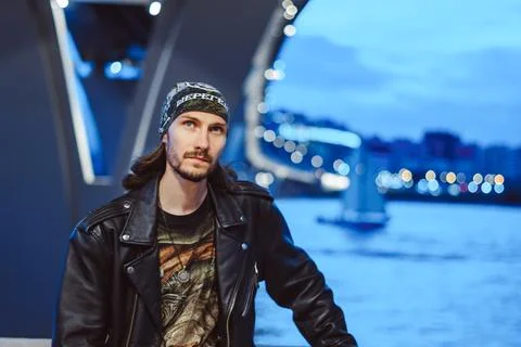 The guy in the leather jacket and bandana Foto stock