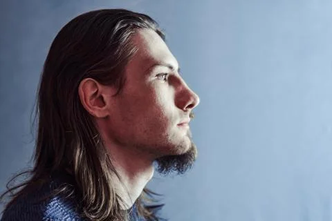 Guy with a long beard in profile Fotos de archivo