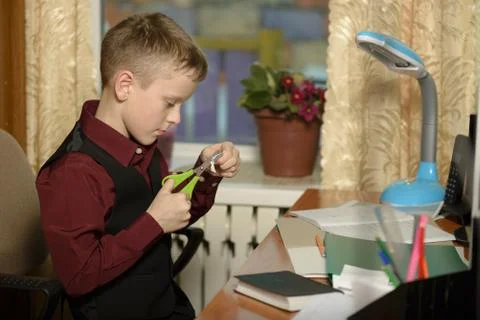 The guy at the office uses computer technology Stock-Fotos