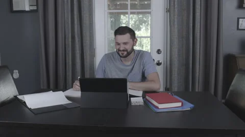 Guy in online class - Happy - Slider Shot Stockbeeldmateriaal 138901879