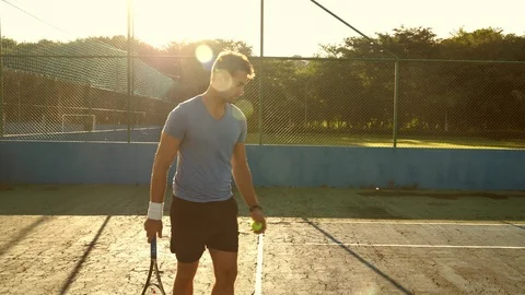Guy playing tennis 스톡 동영상 92934015
