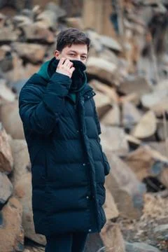 The guy poses for the camera in the quarry 스톡 사진