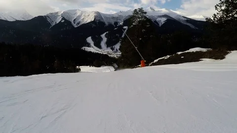 The guy rides on a snowboard Video stock 89003231