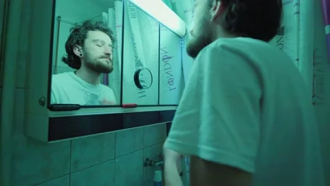 Guy Shaving Beard No Foam 動画素材 145843560