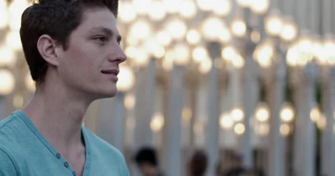 Guy Texts 스톡 동영상 63318992