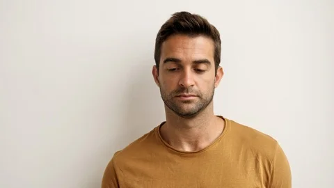 Guy trying glasses Video stock 93275807