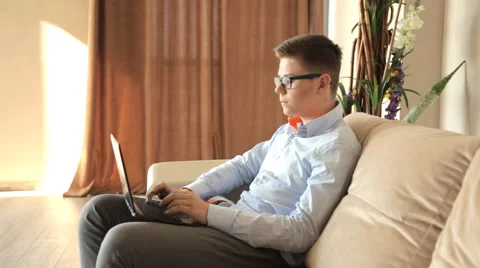 Guy is working for the fly laptop Stock-Footage 62959834