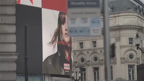 GVs Piccadilly Circus with Tourists Stock Footage 93206841