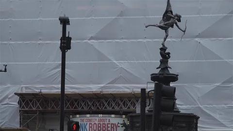 GVs Piccadilly Circus with Tourists Stock Footage 93206922