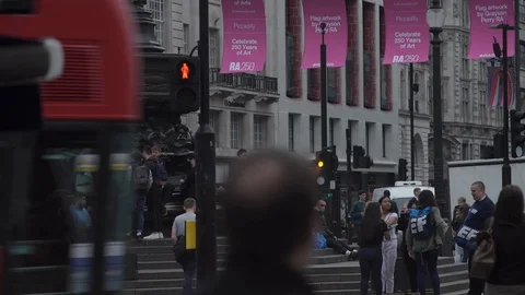 GVs Piccadilly Circus with Tourists Stock Footage 93207018