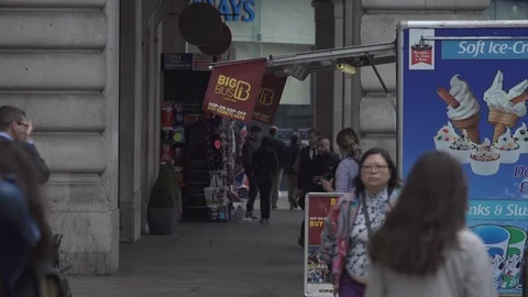 GVs Piccadilly Circus with Tourists Stock Footage 93207072