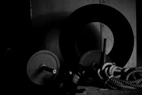 Gym Equipment with a dramatic light Foto stock