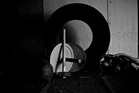 Gym Equipment with a dramatic light Foto stock