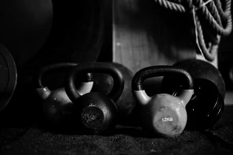 Gym Equipment with a dramatic light Foto stock
