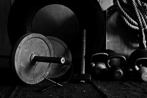 Gym Equipment with a dramatic light Foto stock