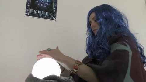 Gypsy reading crystal ball Stock Footage 115327167
