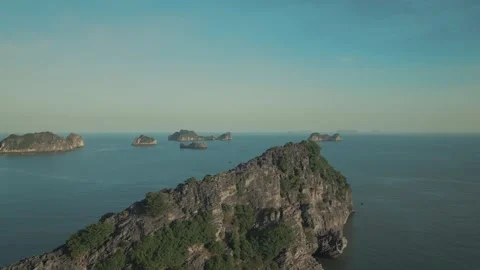 Ha Long Bay's Sunset Tranquility, Vietnam 库存影片 265124743