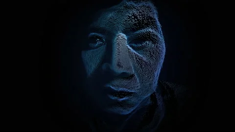 The hacker face animation which was created to communicate with the target 库存影片 130367052