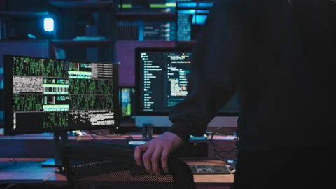 The hacker gets to work Видео 176395131