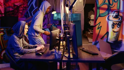 Hackers exploit network vulnerabilities 库存影片 256113864