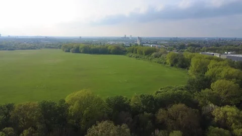 Hackney Marshes from Above – Stunning 4K Aerial Drone Footage 스톡 동영상 312516996