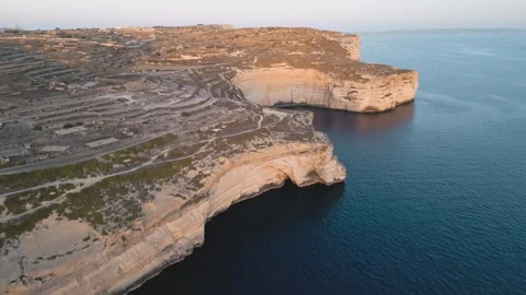 Had Dingli and Xaqqa Cliffs, Malta. Aerial drone sunset view in european island 스톡 동영상 270444767