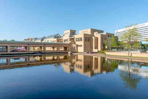 THE HAGUE, 7 May 2018 - Reflection of the Museon, the municipality museum und Stock Photos