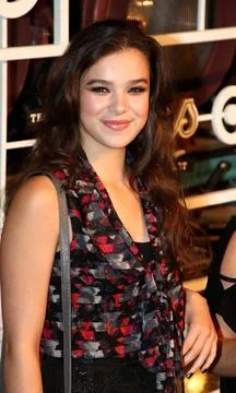  Hailee Steinfeld at The Fall Installment of The Shops At Target in New Yo... Fotos Stock